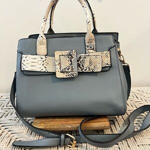 Elegant Blue Handbag with Snakeskin Accents